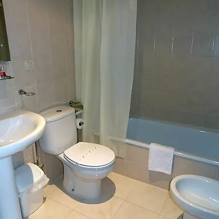 מלון Restaurante Casa Petronila 2*