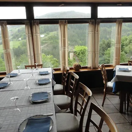 Restaurante Casa Petronila מלון